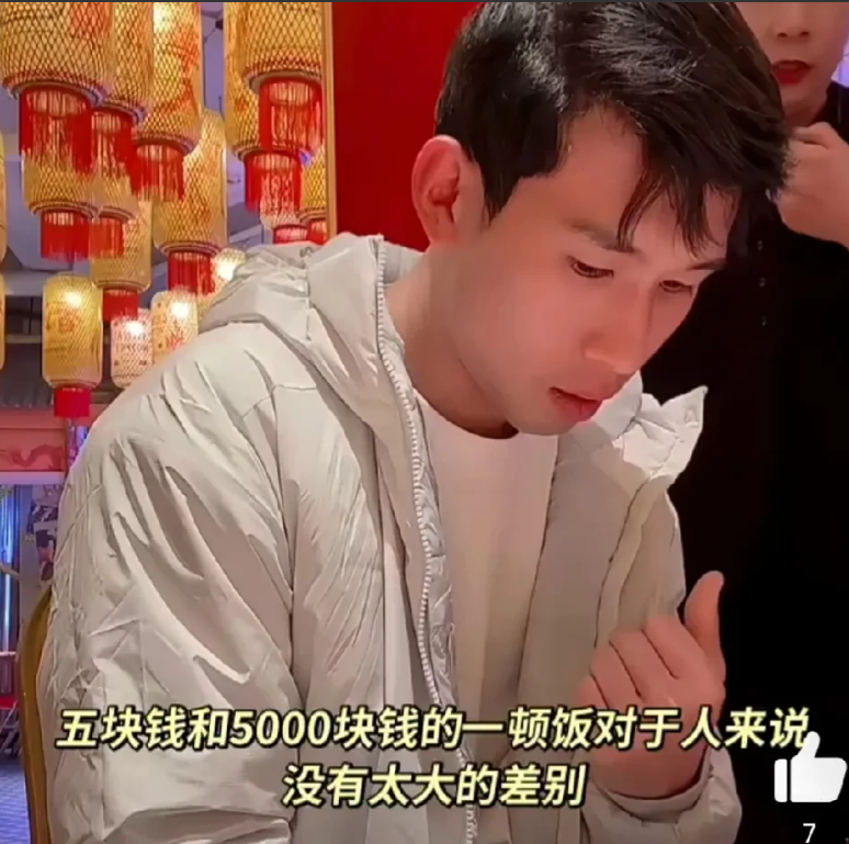 李天佑说以前当网红太累，得装高雅范，还得讲素质！

           李天佑