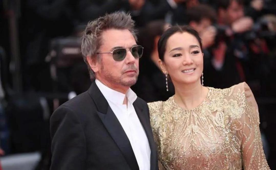 当年，72岁的米歇尔向54岁的巩俐求婚：“我有5亿的家产，如果你愿意做我的妻子，