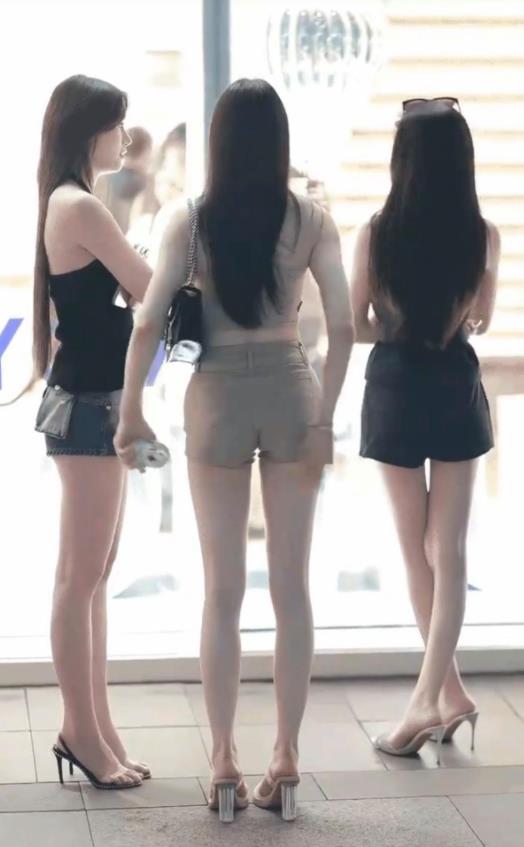 要是找个这样的美女做女朋友，一个月至少得挣多少钱？