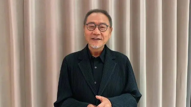 62岁范伟斩获金鹰视帝，从陪衬到主角，这一路太不容易