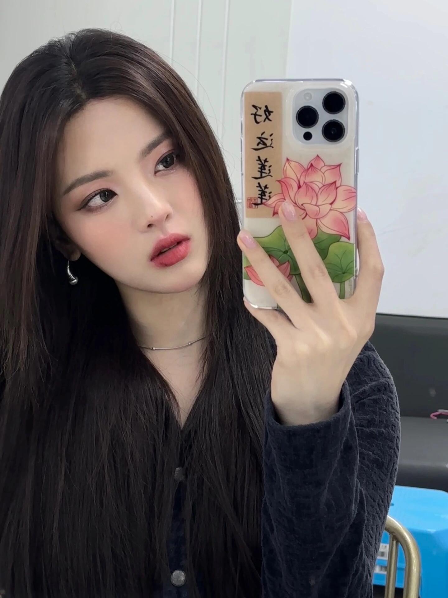 杨超越的自拍，大家怎么看？