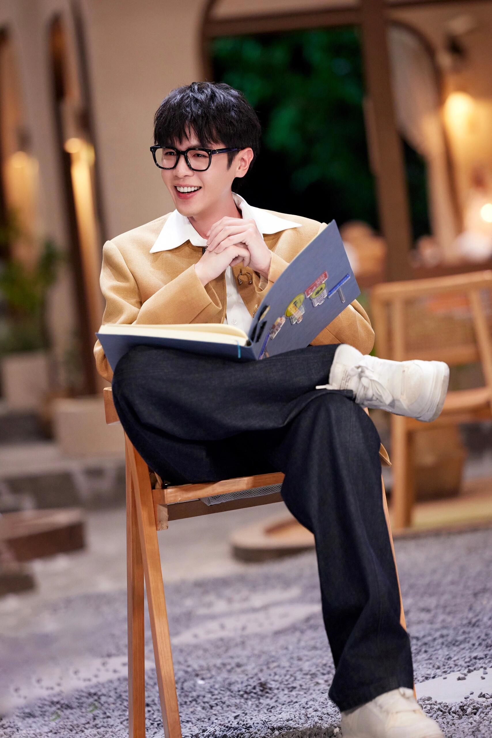 18岁的小学弟，干净少年感