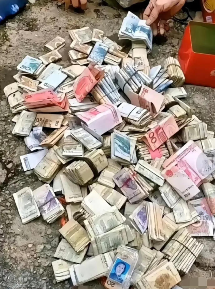 老人留下的遗产，舍不吃舍不得穿，让人泪目
