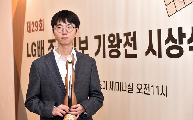 卞相壹夺冠有争议，理解柯洁立场，质疑提子新规