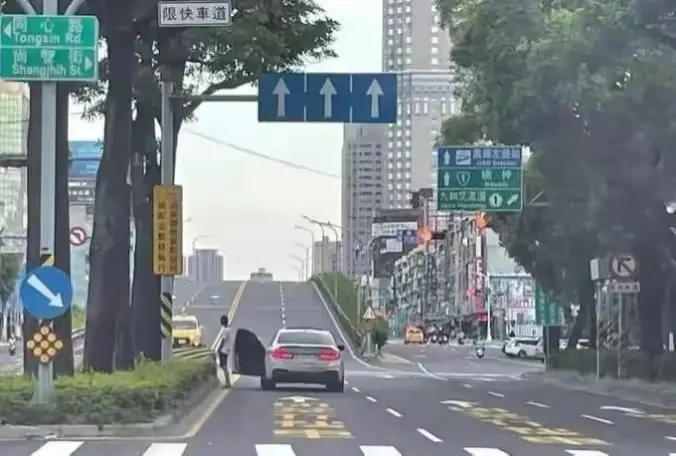 老外用这张图嘲讽中国人素质低，我们只得无奈接受。等解放台湾后要好好提升下这个省的
