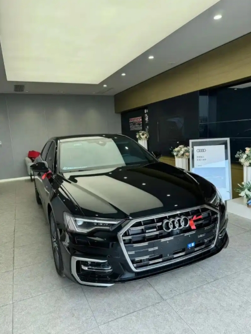 
想买奥迪车的人注意，奥迪车的价格我还是比较有发言权的。
3个月之前，我刚陪朋友