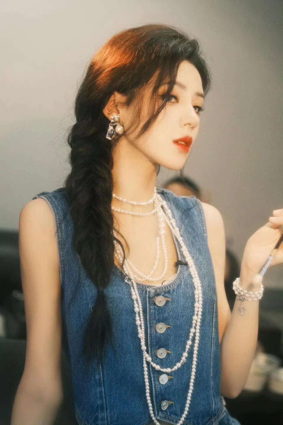 张予曦这张建模脸太震撼了！