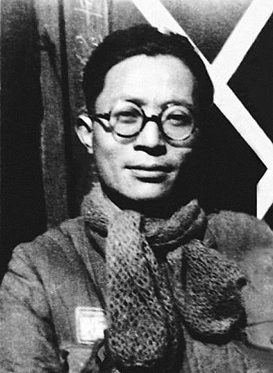 火车上乘客大哭写出歌唱祖国

                         