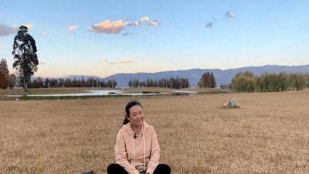 50岁离家出逃，开启自驾游的苏敏正式离婚，她也是一部电影的原型