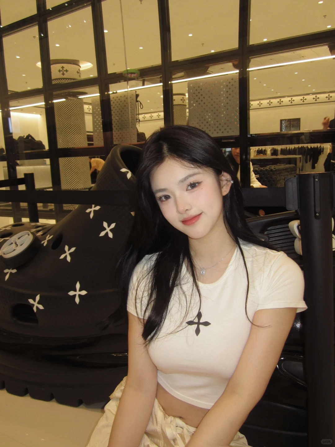 好久没去逛街啦 周末顺便去逛了下成都新开的smfk 有一说一装修hin好看！还试