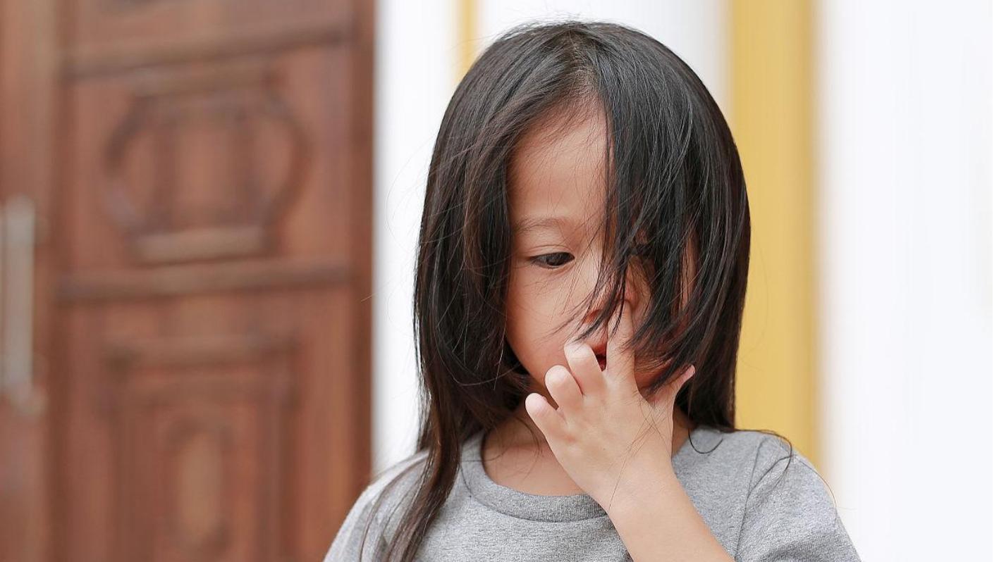 孩子爱“挖鼻孔”，竟有这么多隐患？家长要重视！