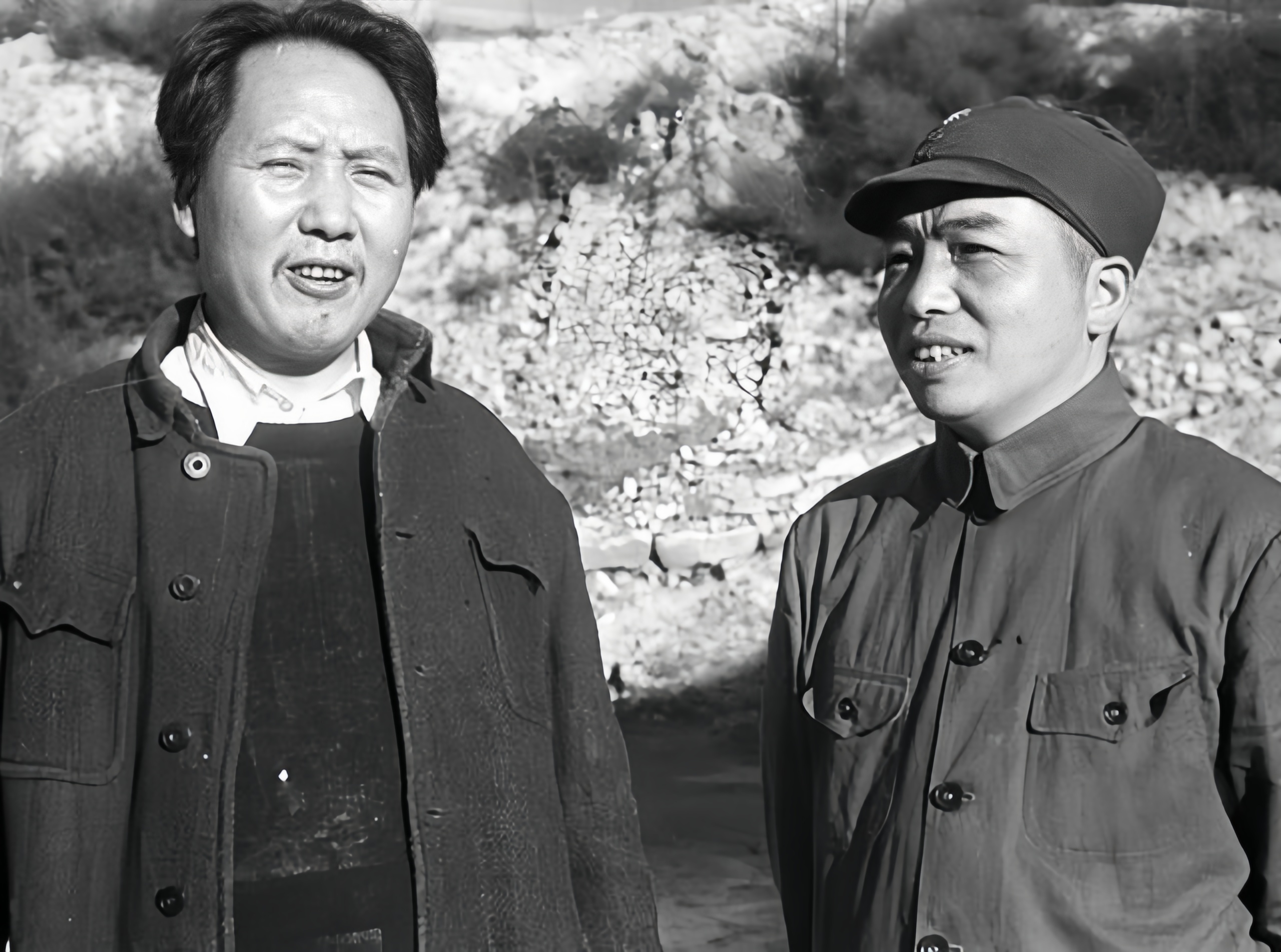 1960年，毛主席问《毛泽东选集》第四卷的注释情况，康生回答说，有三个元帅，即林