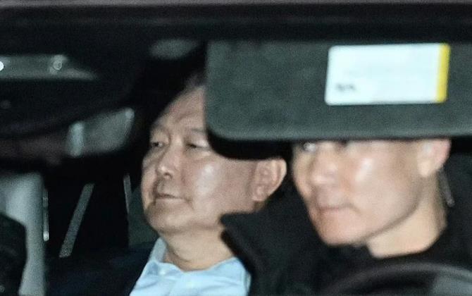 突发消息！尹锡悦被逮捕拘留一夜后，突然以健康为由拒绝再接受公调处的问询，目前，公