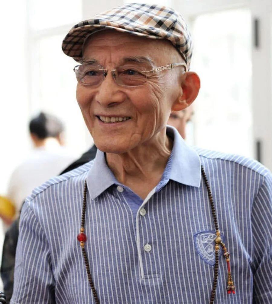 马伊琍听游本昌发言落泪