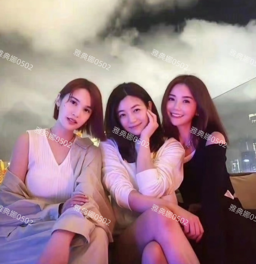没想到吧，陈妍希阿Sa杨丞琳三个人中，年纪最大的居然是阿Sa。
阿Sa42，陈妍