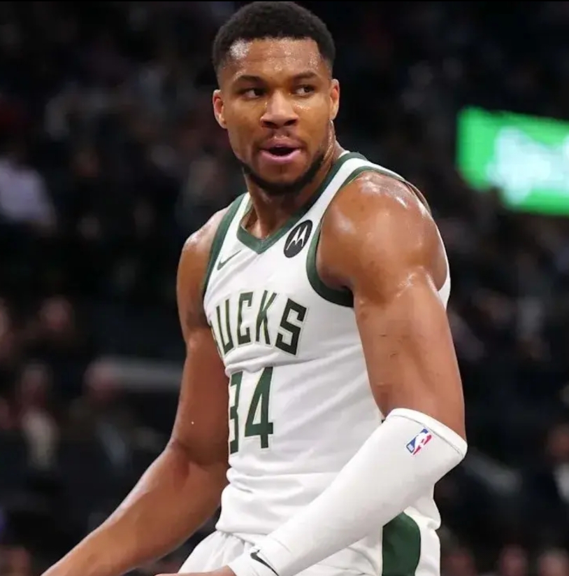 交易后的雄鹿能干得过绿军么……
把米德尔顿换成库玛兹，先不说库玛兹进攻防守怎么样