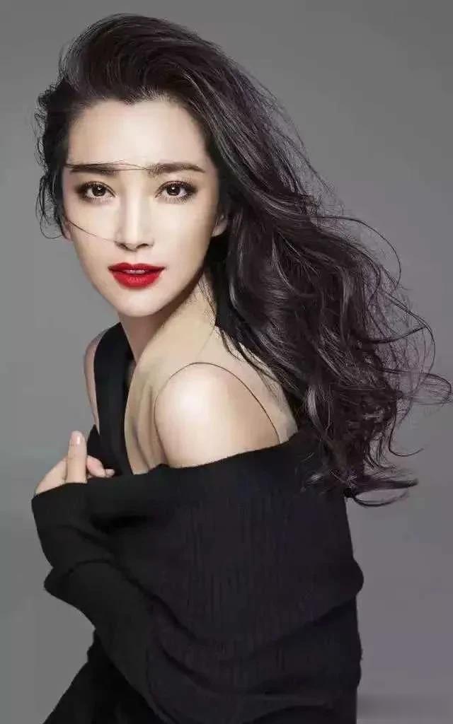 李‬冰冰：我开价10万找的保姆,洗菜时还不戴手套,因受不了就给‬开了 李冰冰‬开