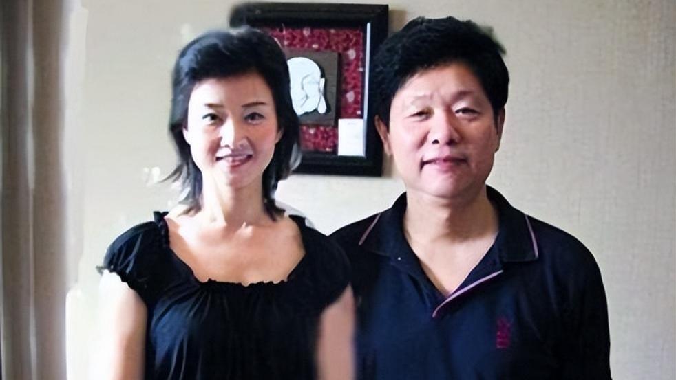 歌手宋祖英：与丈夫分居8年，39岁高龄产子，57岁身材好似少女