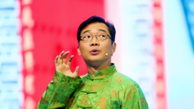 他把黄家驹念成黄家“狗”，自以为幽默十足，结果却意外断送前程