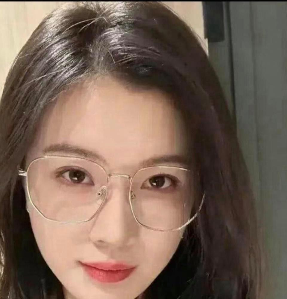 北京一富婆家中马桶被堵了，叫师傅来修要价 500 元，女子却多给 200 元，总