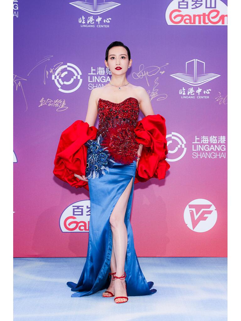 王鸥火凤凰造型