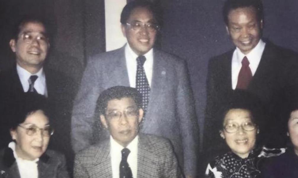 1987年，中国历史上首次发布了一项全球追捕令，锁定的目标是一个背叛国家安全的叛