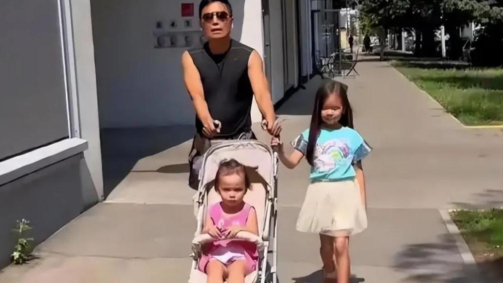 相声演员周卫星：67岁娶小30岁洋娇妻，全家移居海外后，现状如何