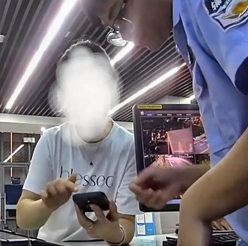 富女士三亚游玩遭诈骗，300万瞬间蒸发，骗子竟还“贴心”给1万生活费！

近日，