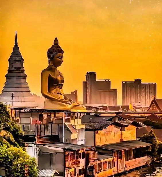 泰国文旅天塌了。
所有的旅行社、酒店、机票纷纷退票，这个时候如果还有勇士计划去东