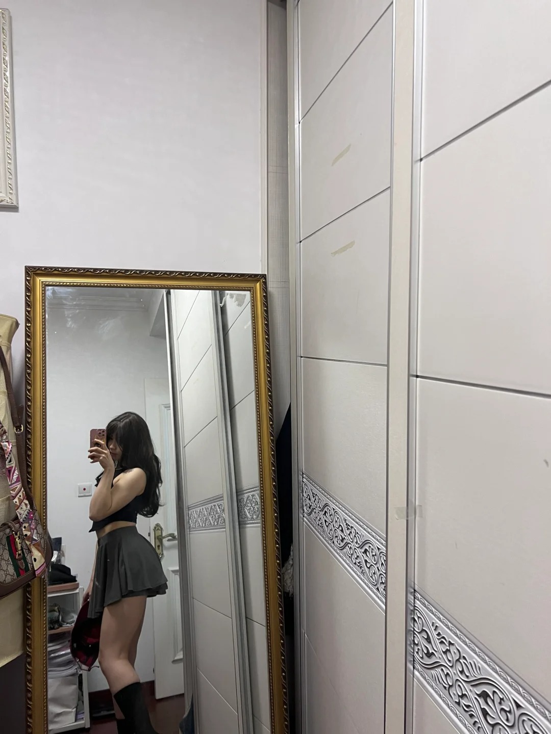 黑色的短裙才是yyds
