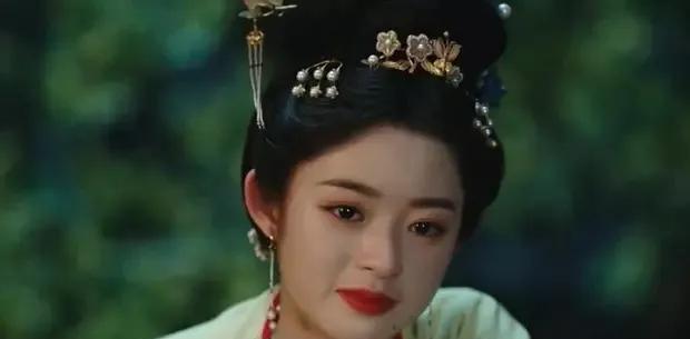 《五福临门》最小的五娘和丈夫杨羡风波不断，杨羡为了教训五娘把她娶进门，没想到婚后