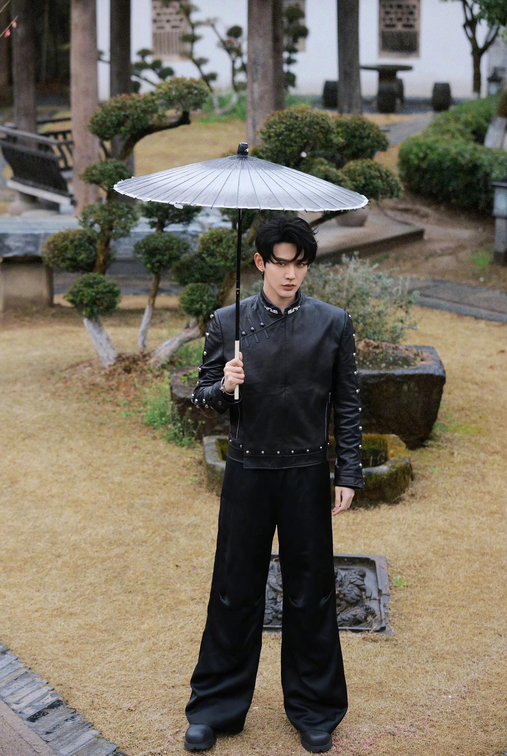 硬朗又不失潇洒风度