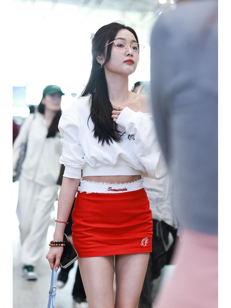 吴宣仪明媚时髦