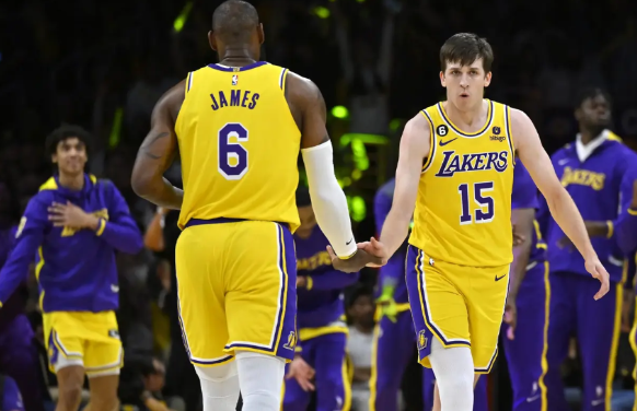 詹姆斯为何稳坐"非卖品"王座？

当浓眉、东契奇、福克斯、拉文被交易，杜兰特等超