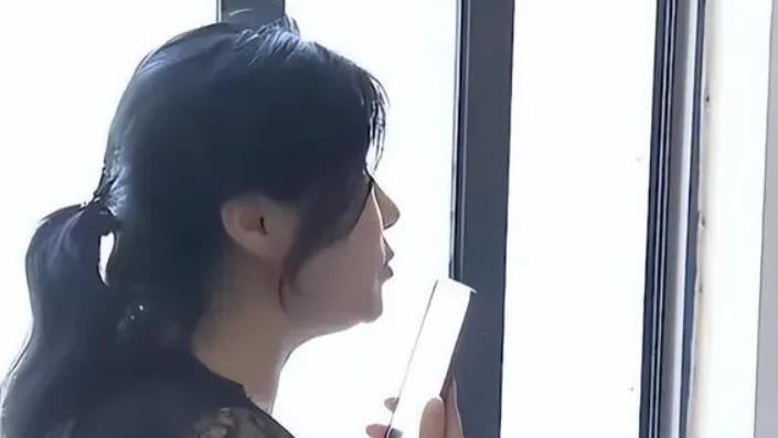 55岁女子没上过班，只因长的太漂亮，啃完三任再啃95岁老母