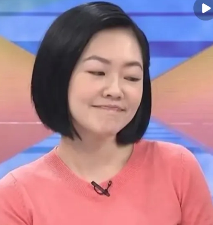 具俊晔在大曲线豪宅里待了12天没出门，看到网友们的猜.测，觉得很有道理

网友说