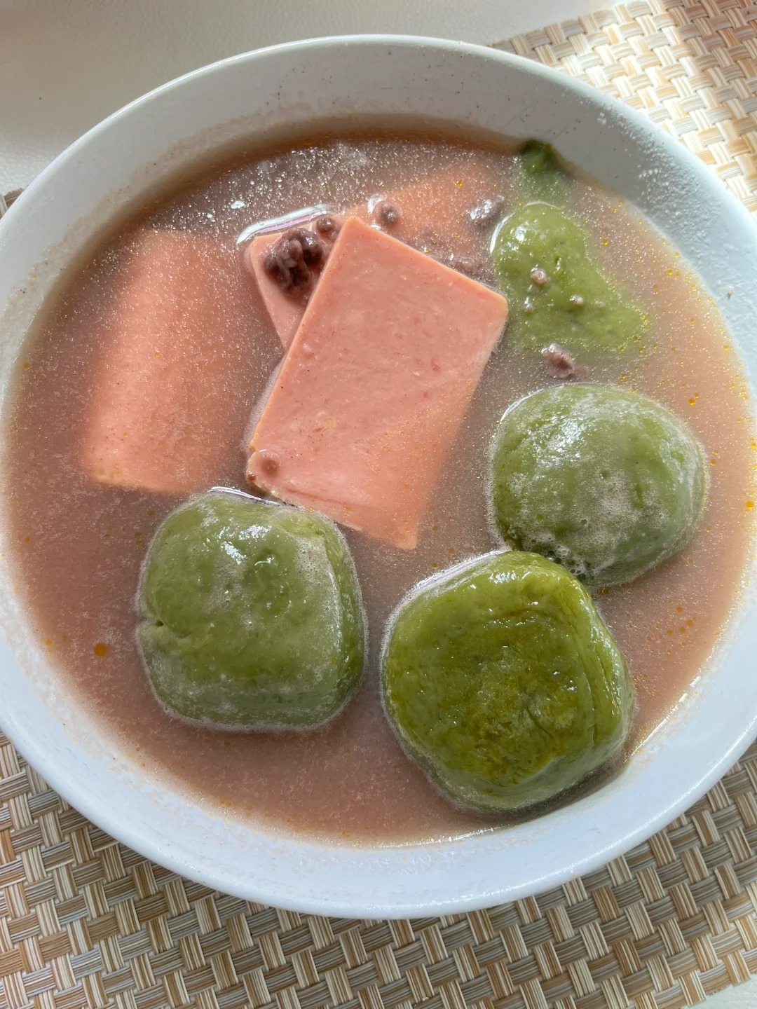 留子糊弄饭
lunch=乱吃
青团火腿红豆粥