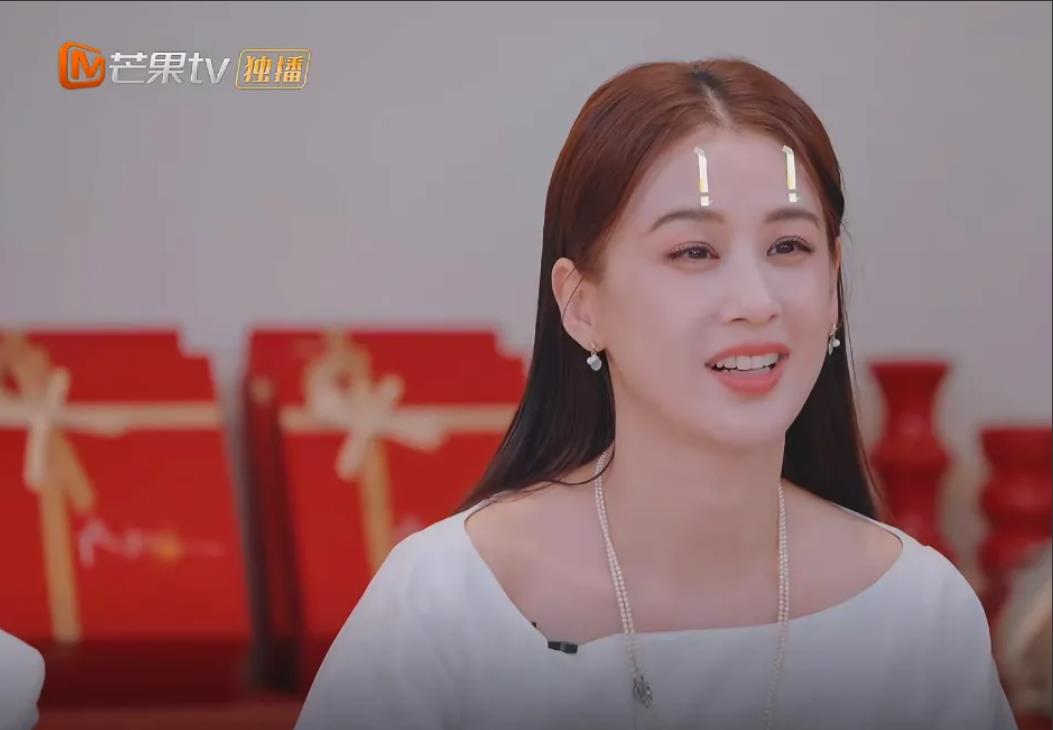 杨子亲口承认与黄圣依彻底分开，黄圣依也梳理了自己的经济情况，拥有了个人财产，报了