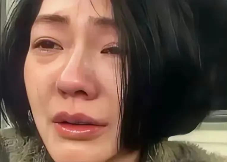 小S引起邻居的不满了！近日小S要把姐姐的骨灰放在家里引起了周边邻居的不满，他们不