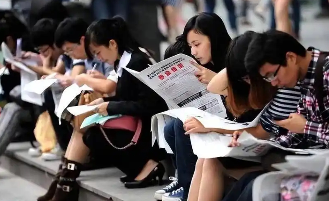 如果学习美国全面落实8小时工作制，落实双休，会有什么样的后果？
1.对一些盈利状