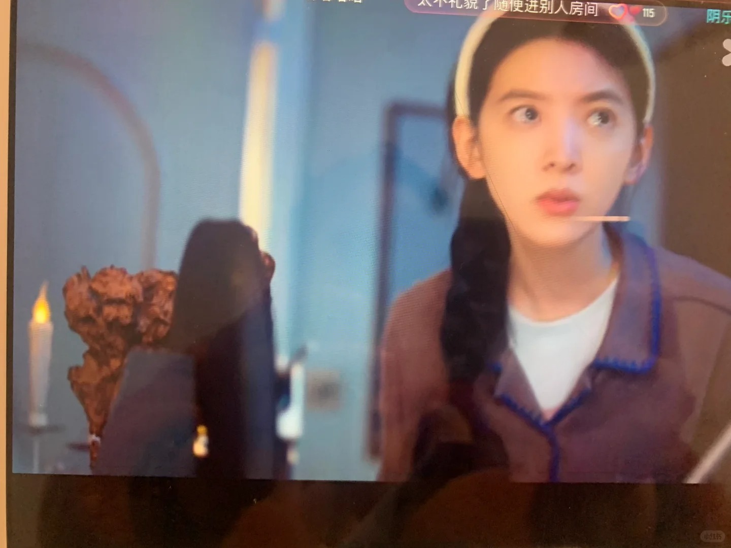 美女的演技让我想起了一位故人
挤眉弄眼、摇头晃脑，跟爽子有的一拼