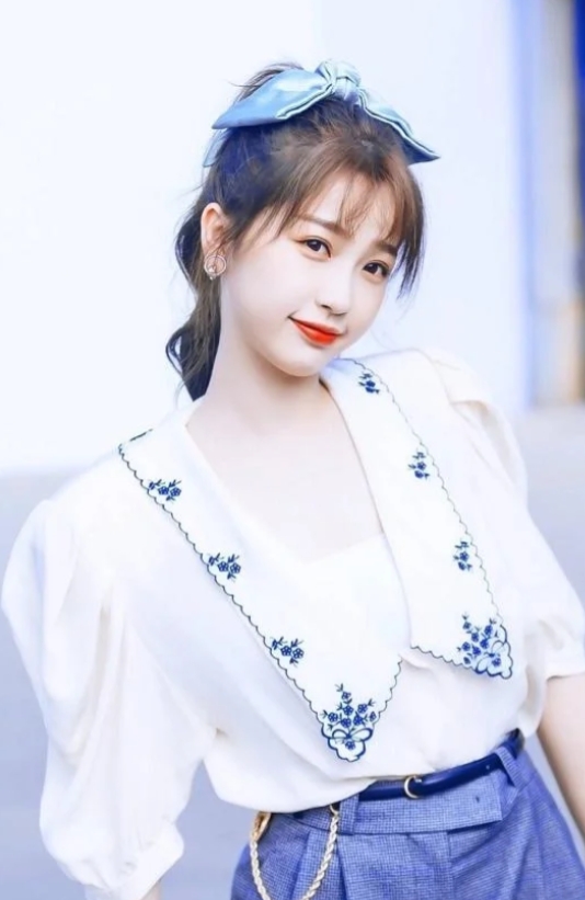 虞书欣：座驾倒车事件背后的真实与成长