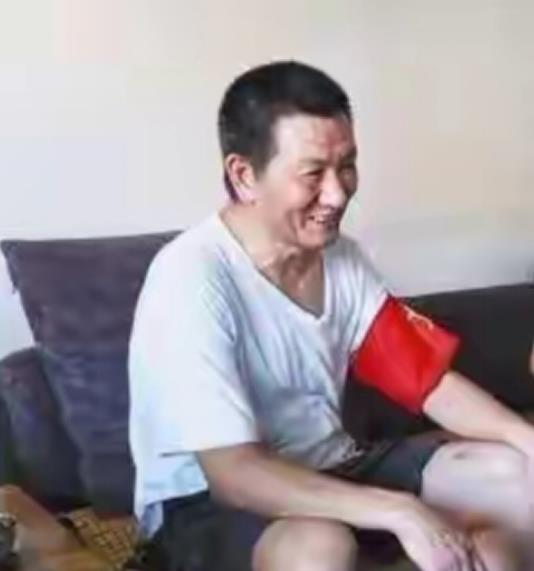 1985年老山战场上，杨启良歼敌18人，转业后却遭地方恶霸刁难，他冷脸道当年参加