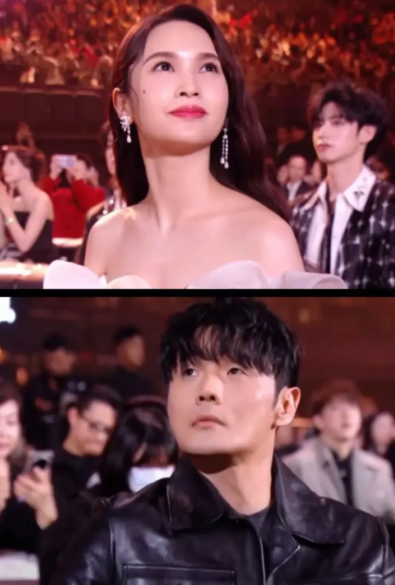 李荣浩的家庭成员:

李荣浩的爸爸:安徽蚌埠人，曾是一名医生。不幸的是因白血病去