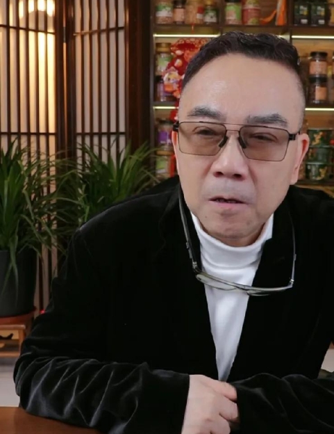 杨小五为什么对郑好没啥办法呢？

杨小五（杨议）其实并不是完全对郑好束手无策，只