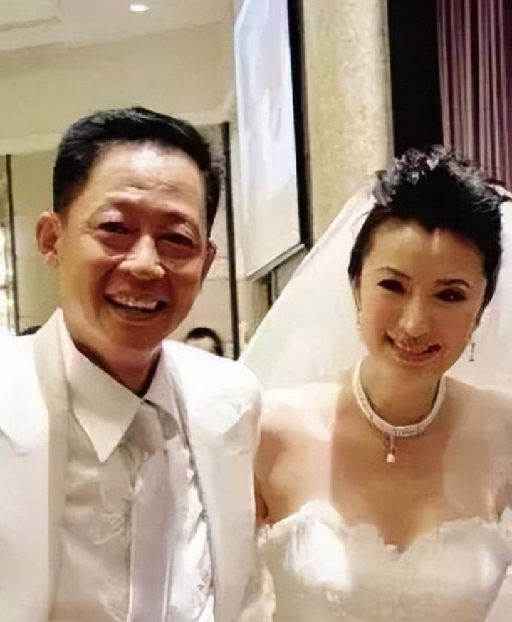 两千年某颁奖典礼上，王志文和女记者发生争执，女记者怒吼：你别太狂，信不信我封杀你