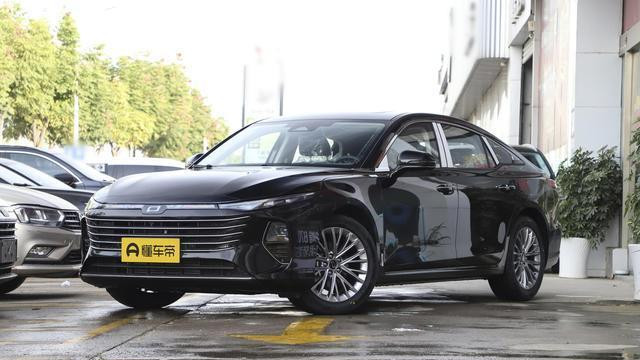 领御版，第四代奔腾B70，标配20T+6AT，轴距2米8