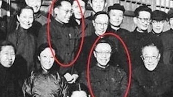 那英父亲和溥仪合照曝光，正经“皇亲国戚”，她到底是何身份背景