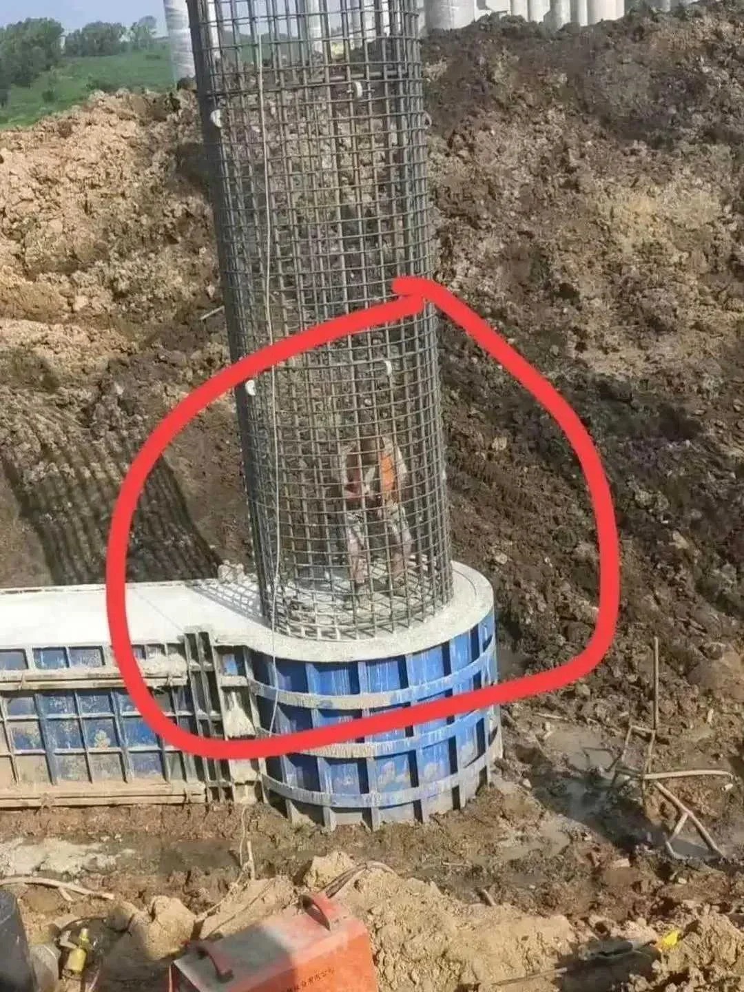别问咋进去的，他要咋出来