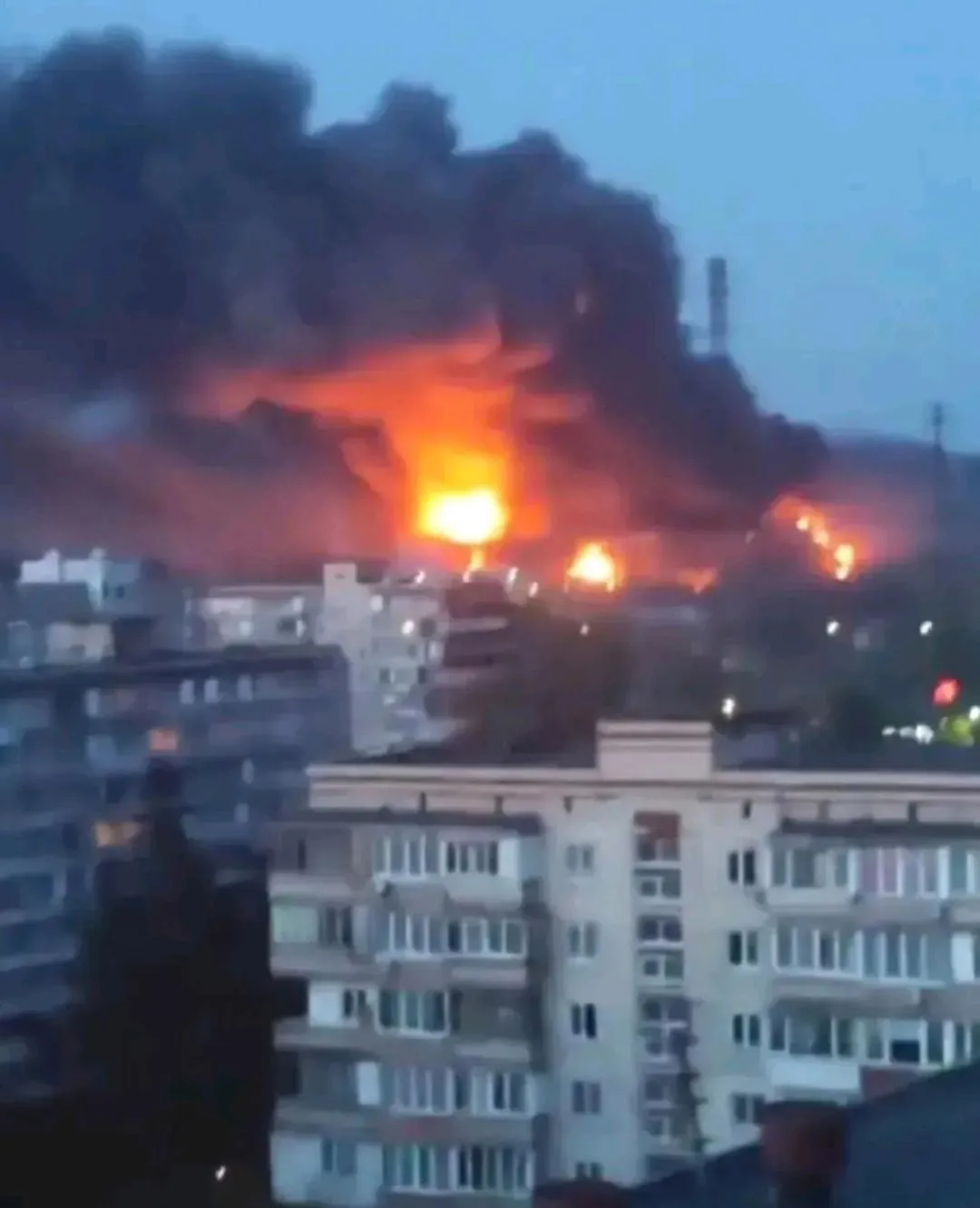 突发！乌克兰核心基础设施被炸！
2024年4月11日晚，俄罗斯空军再度对乌克兰发